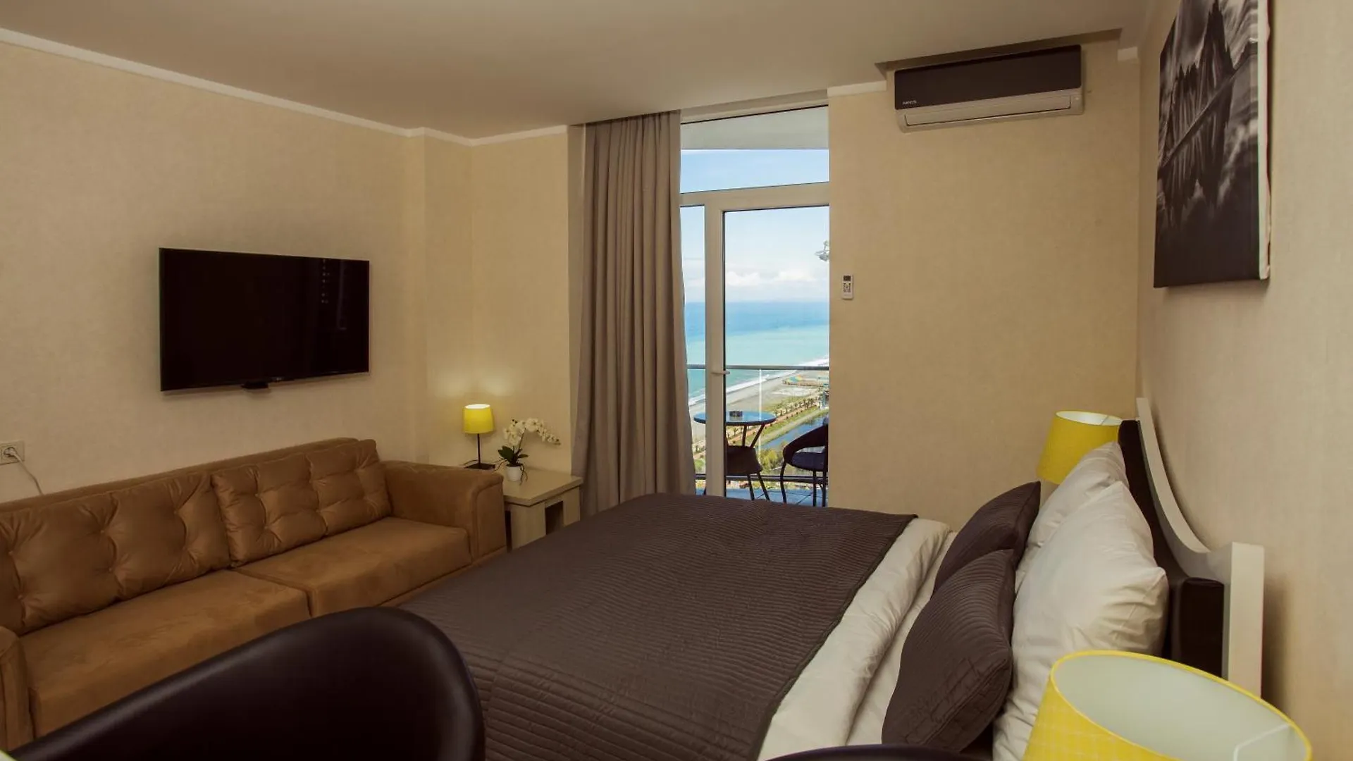 Holiday Lux Tower Batumi Apartment